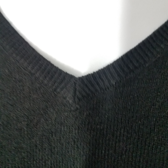 JM Collection Black V Neck Pullover Sweater - Picture 4 of 8